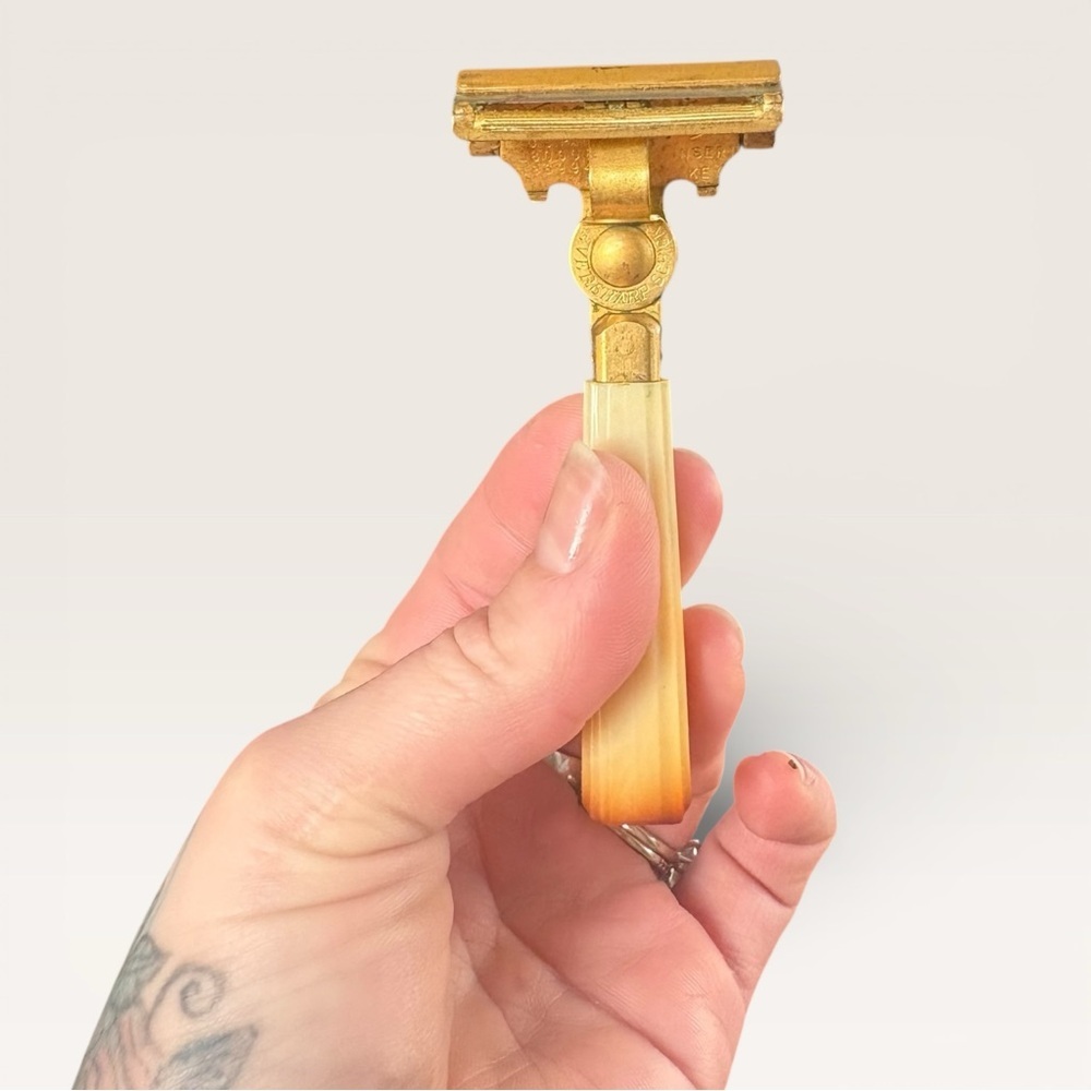 Vintage Eversharp Schick Injector Razor With Bakelite Handle Brass / Copper